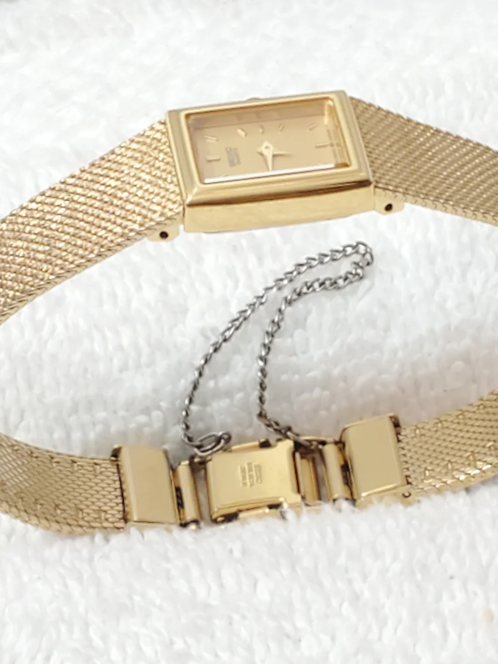 Vintage Seiko Women's Quartz Dress Gold Plated Tank Watch Mesh Band 1F20-5C00